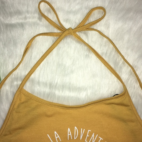 Geo print mountain scenery halter crop top - Picture 3 of 5